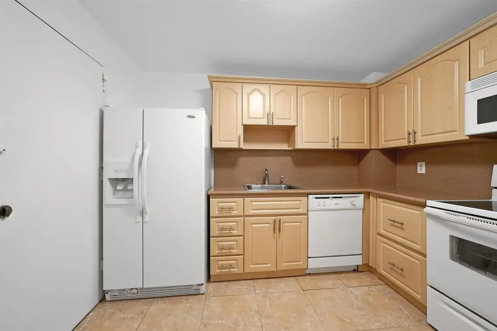 401 Golden Isles Drive # 1014, Hallandale Beach FL 33009 photo 4