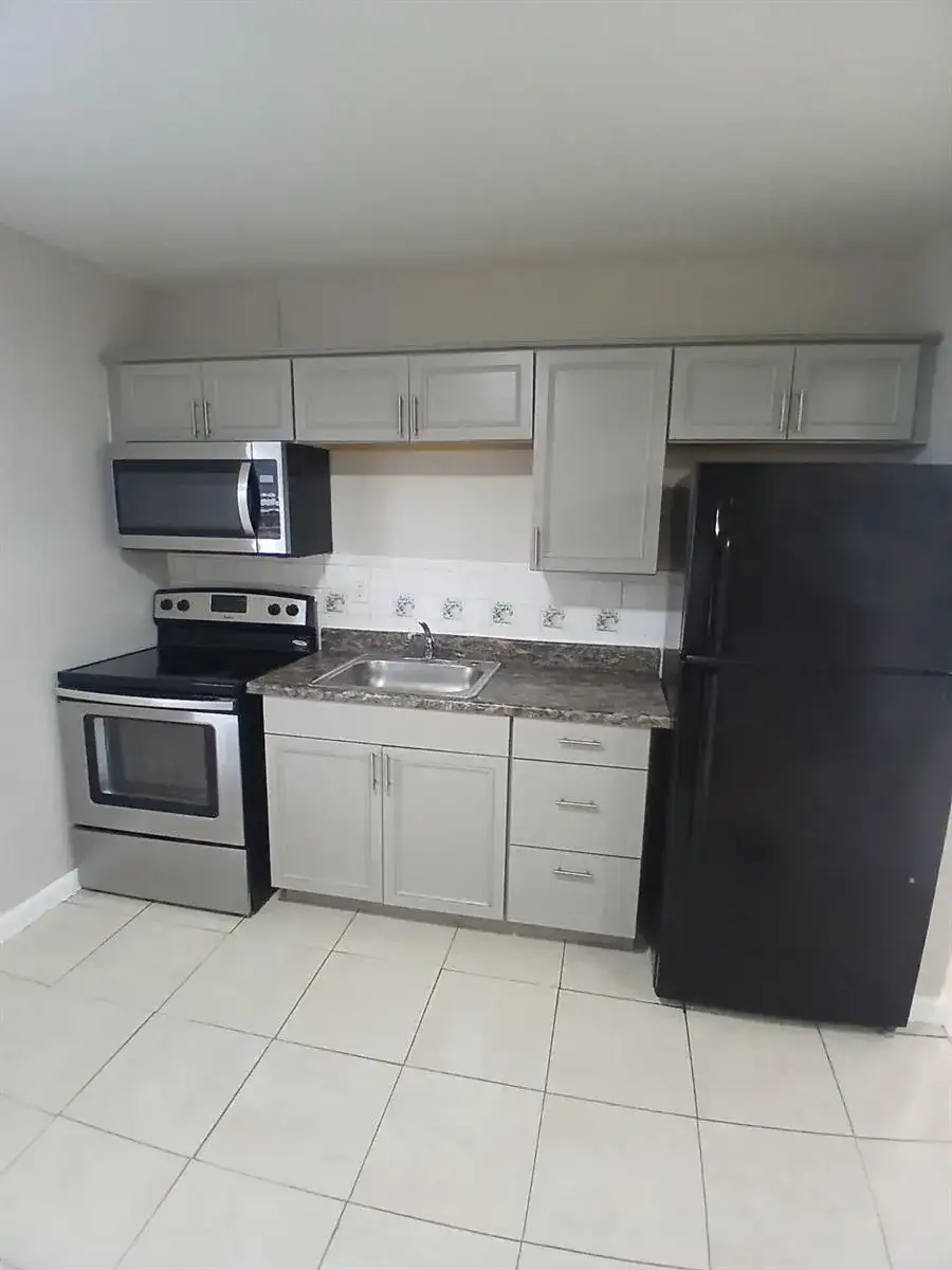 126 NW 8TH Avenue # 1, Dania Beach FL 33004 photo 5