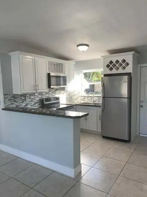 5672 Purdy Lane, West Palm Beach FL 33415 photo 2