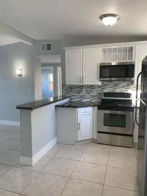 5672 Purdy Lane, West Palm Beach FL 33415 photo 4