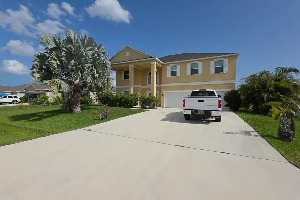 1018 SW Eckard Avenue, Port St. Lucie FL 34953