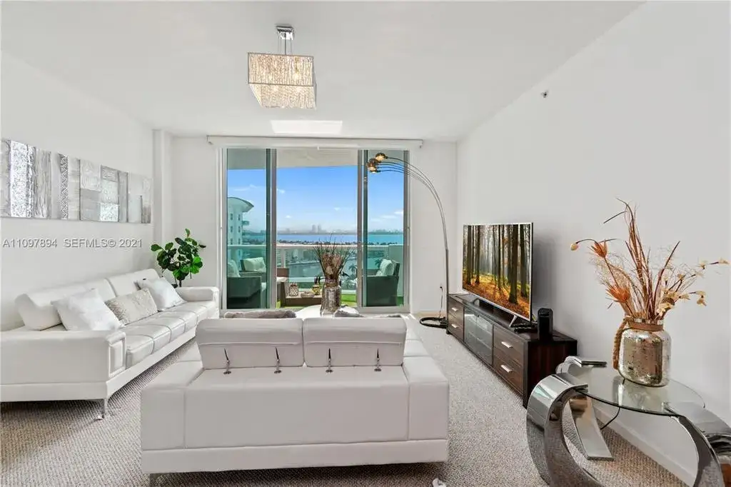 7900 HARBOR ISLAND Drive # 1517, North Bay Village FL 33141