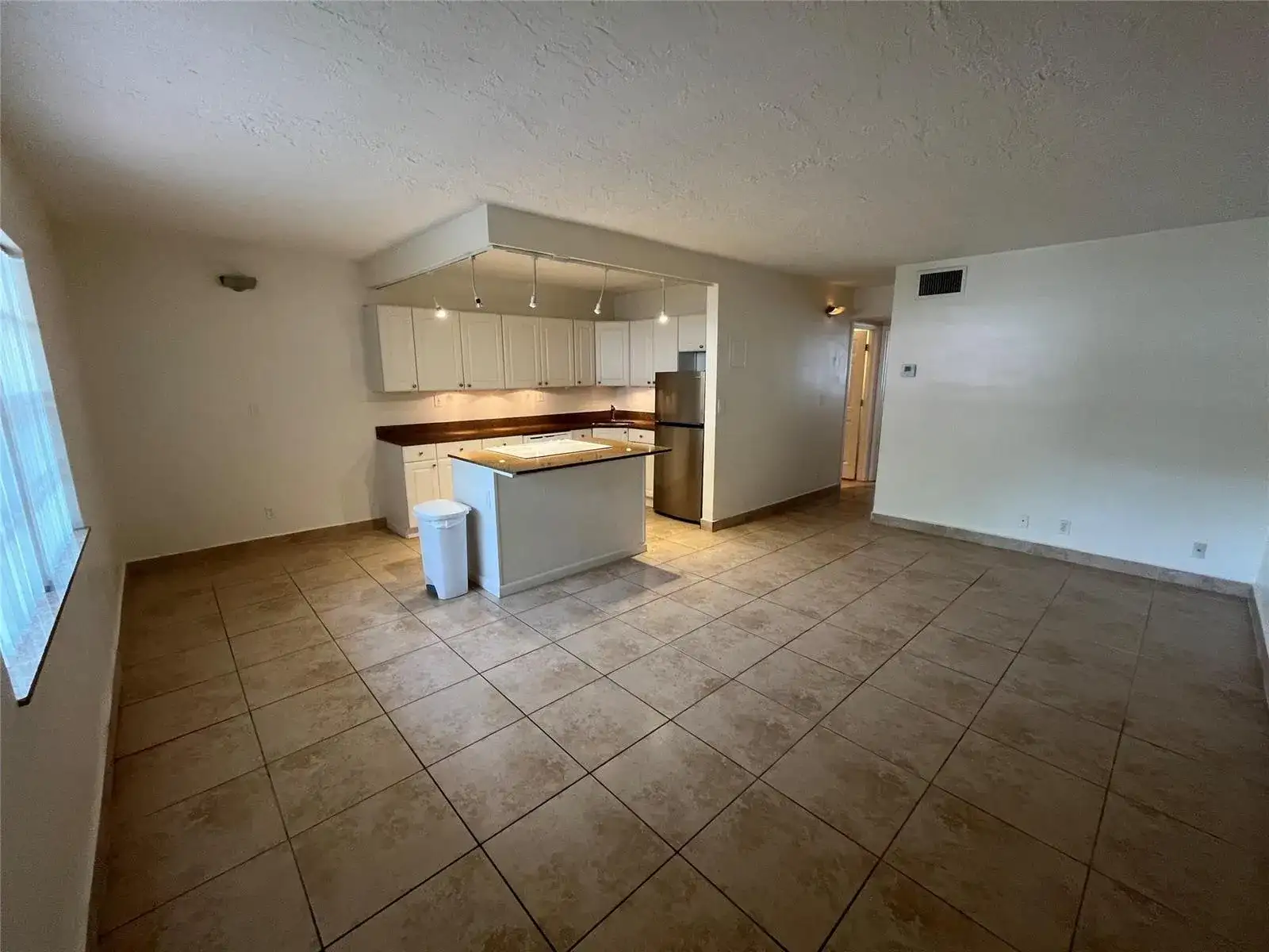 1414 NE 5th Terrace # 2, Fort Lauderdale FL 33304 photo 2