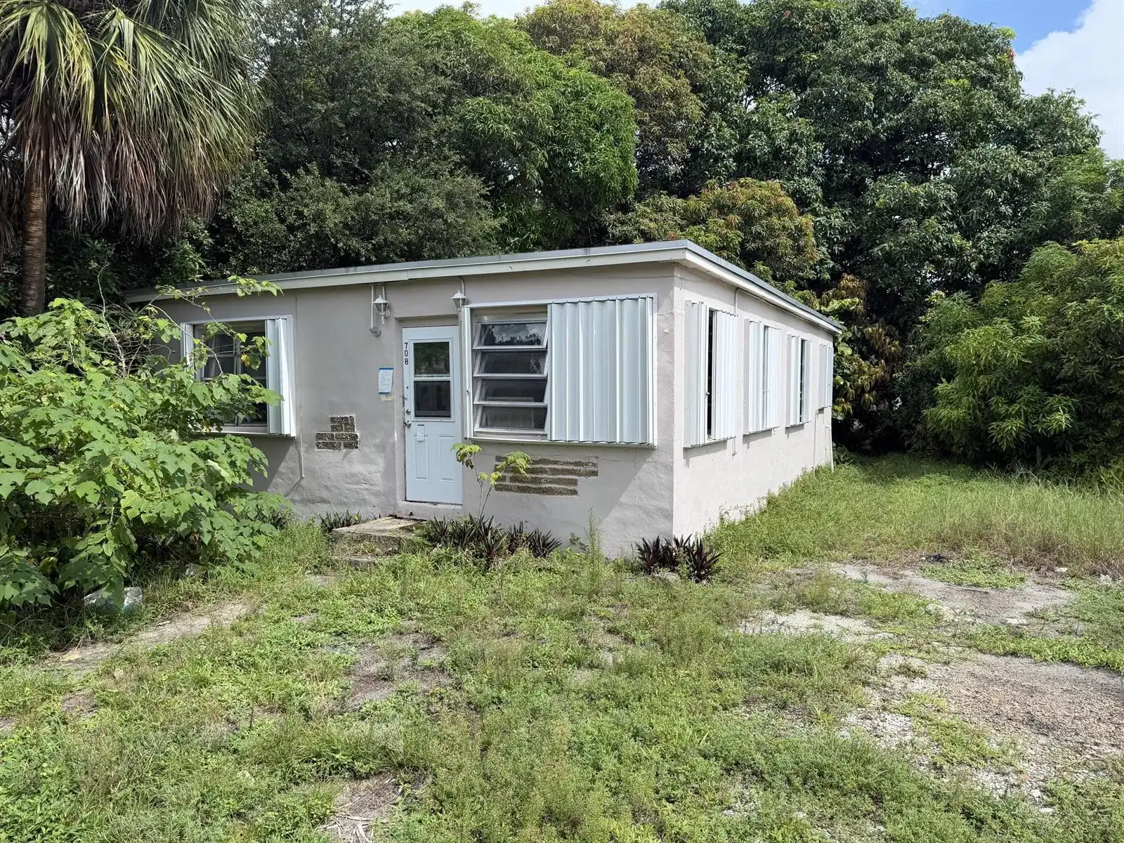 708 SW 7TH Terrace, Dania Beach FL 33004