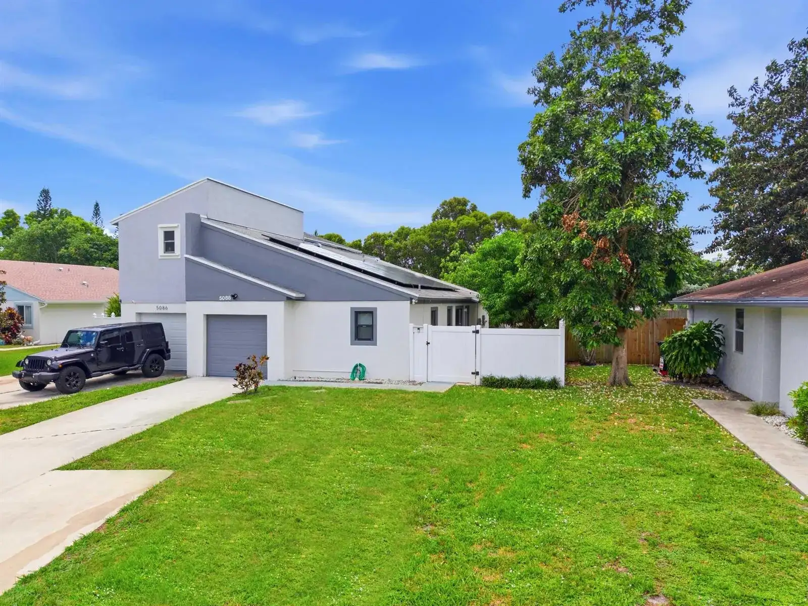 5088 NW 5TH Street, Delray Beach FL 33445 photo 2