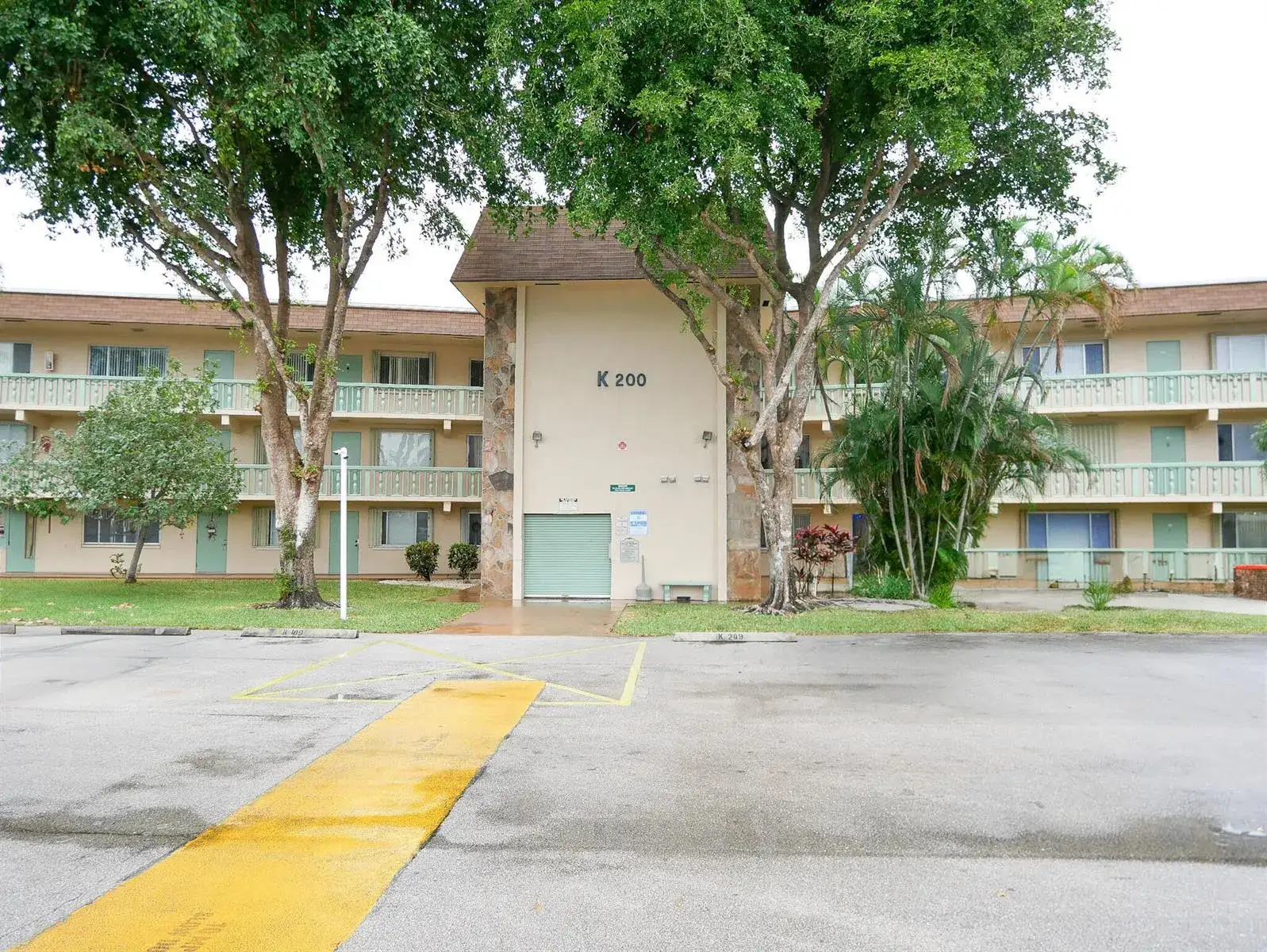 200 Village Green Circle E # 311, Palm Springs FL 33461
