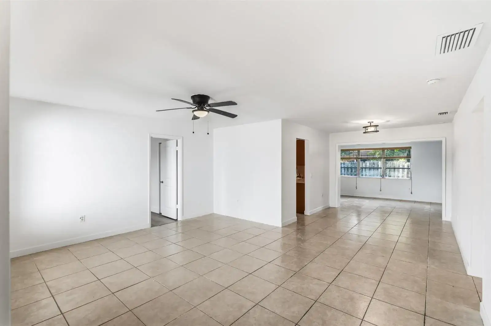 10690 NW 27TH Court, Sunrise FL 33322 photo 3