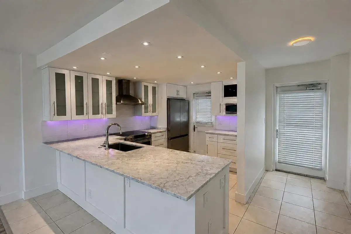 2200 NE 33rd Avenue # 17C, Fort Lauderdale FL 33305