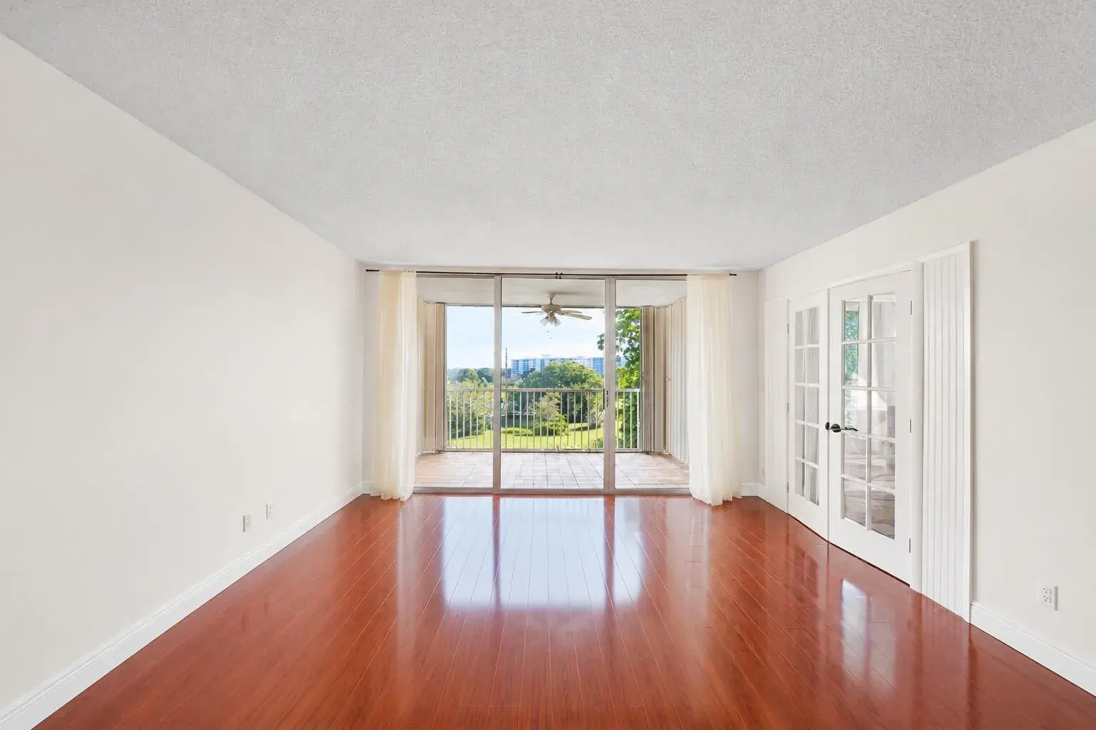 2901 S Palm Aire Drive # 609, Pompano Beach FL 33069