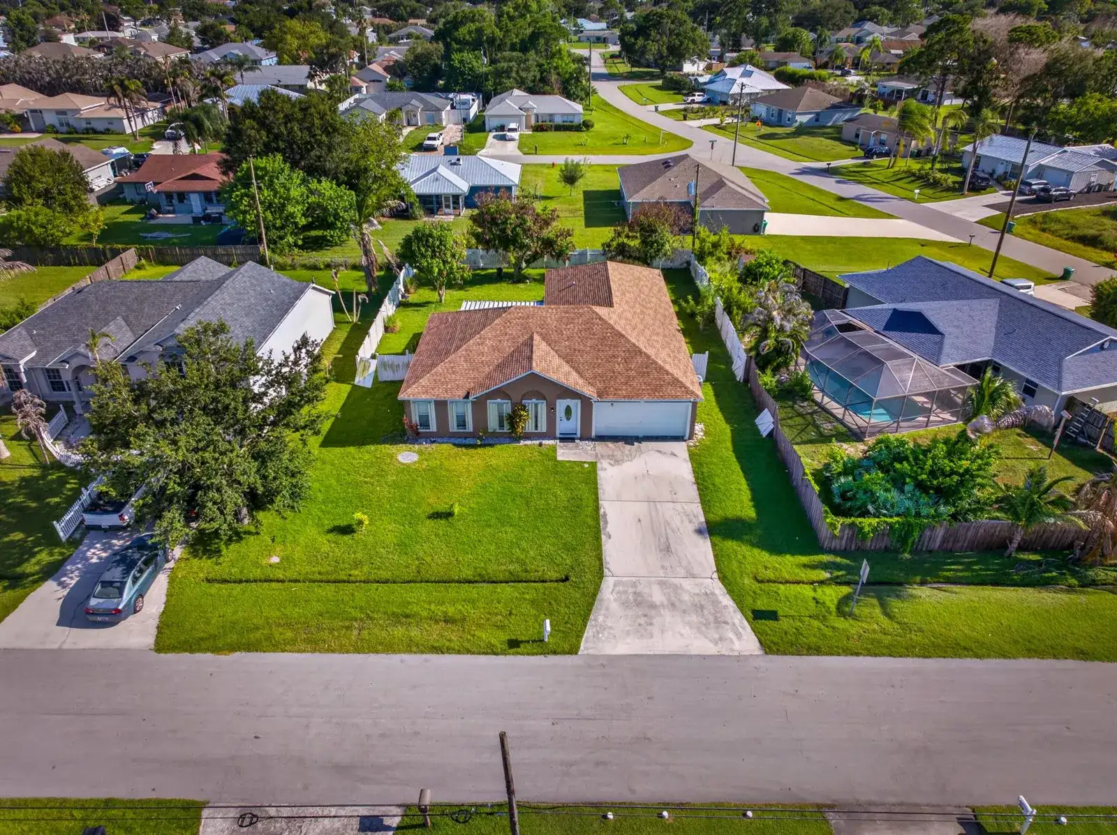 708 SE LANSDOWNE Avenue, Port St. Lucie FL 34983 photo 2