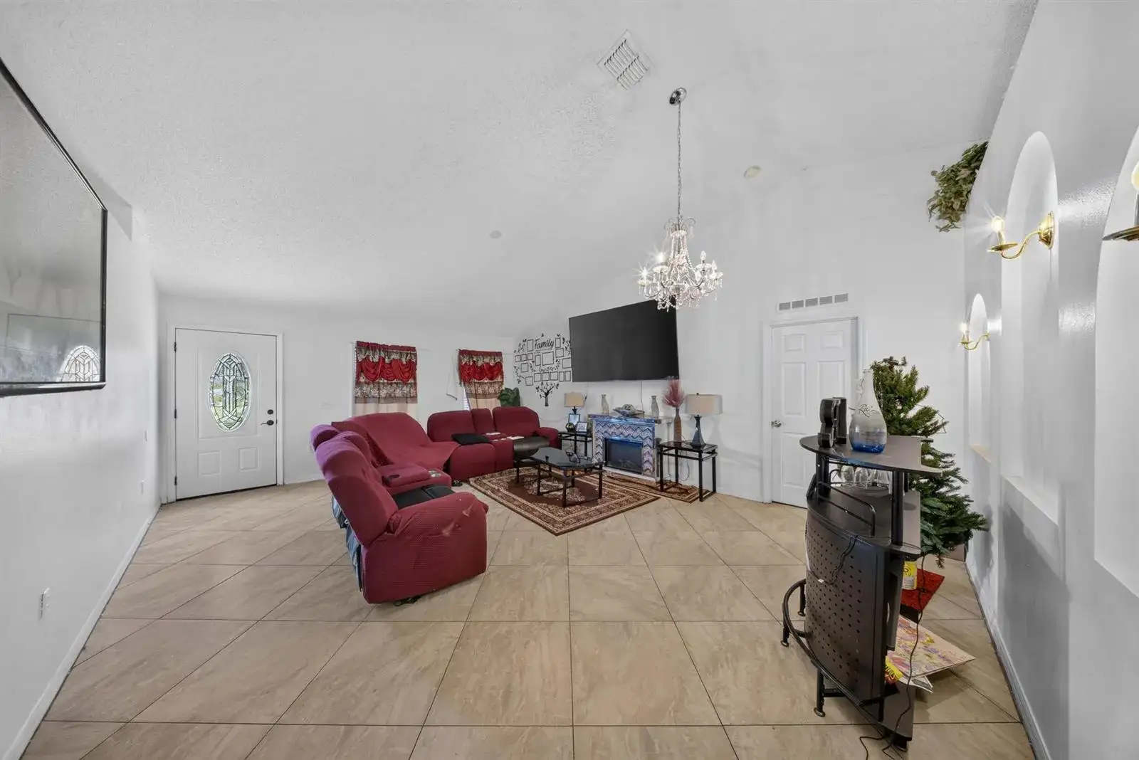 708 SE LANSDOWNE Avenue, Port St. Lucie FL 34983 photo 4