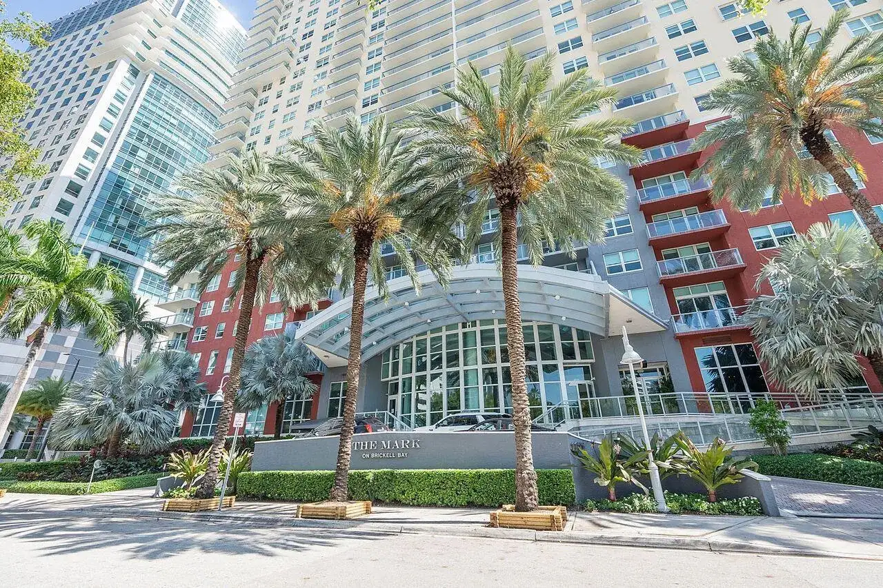 1155 BRICKELL BAY Drive # 2802, Miami FL 33131 photo 3
