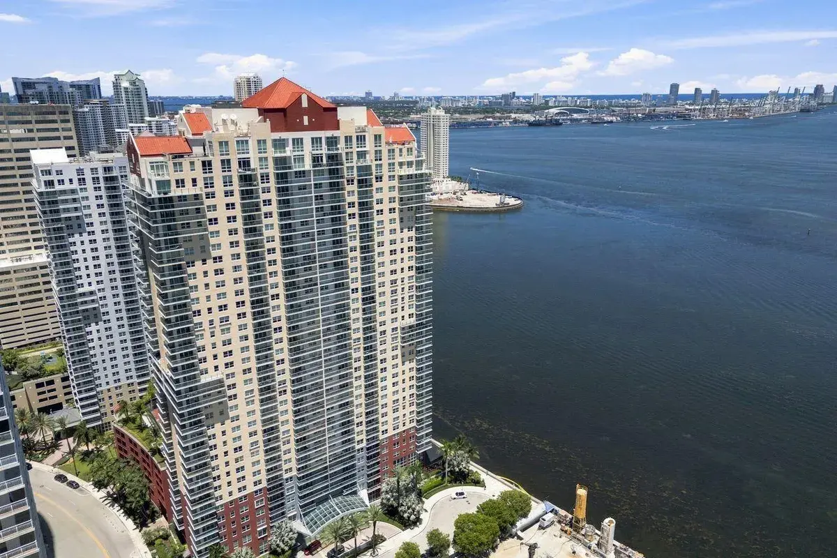 1155 BRICKELL BAY Drive # 2802, Miami FL 33131