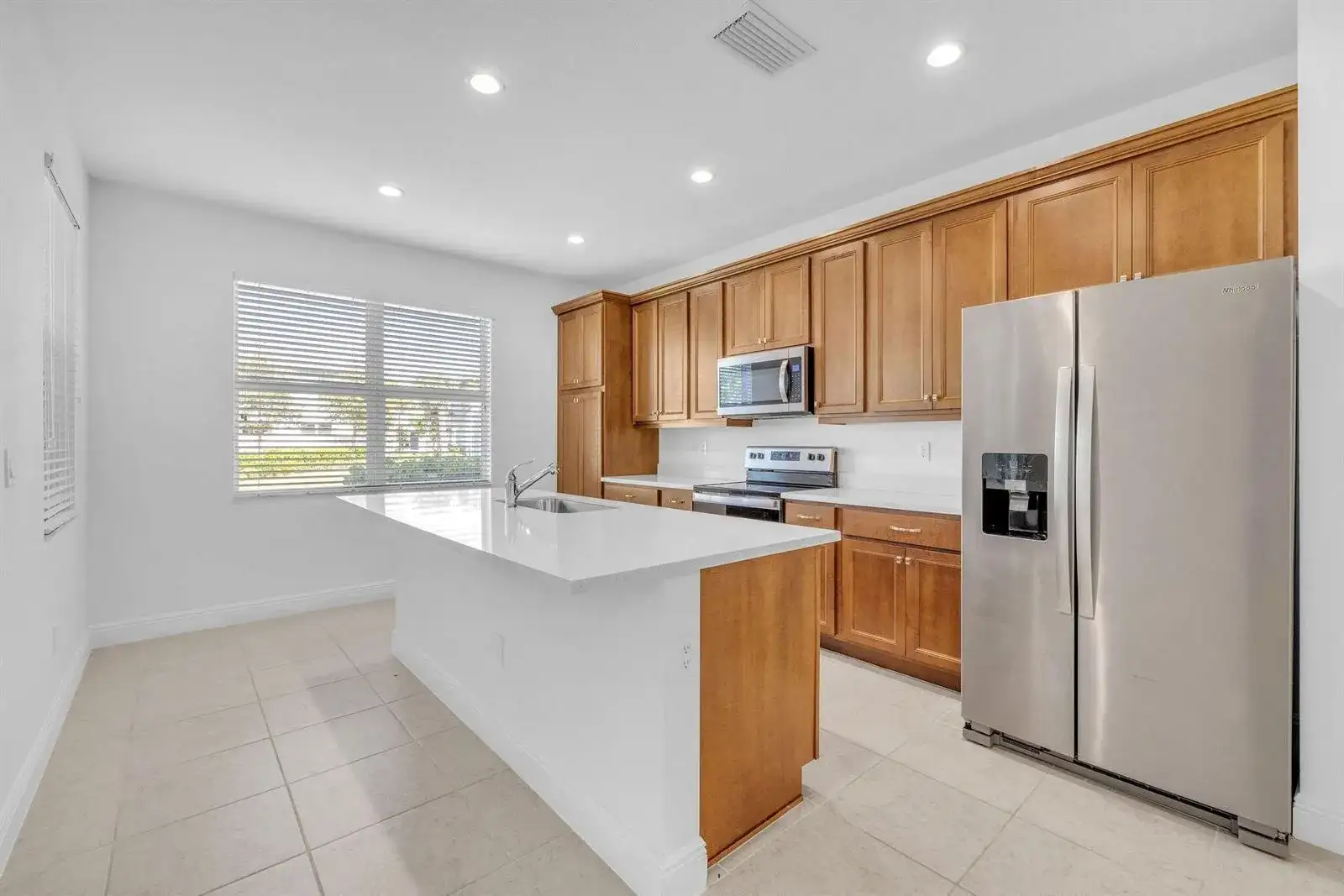 540 Sanderling Circle, Deerfield Beach FL 33442 photo 2