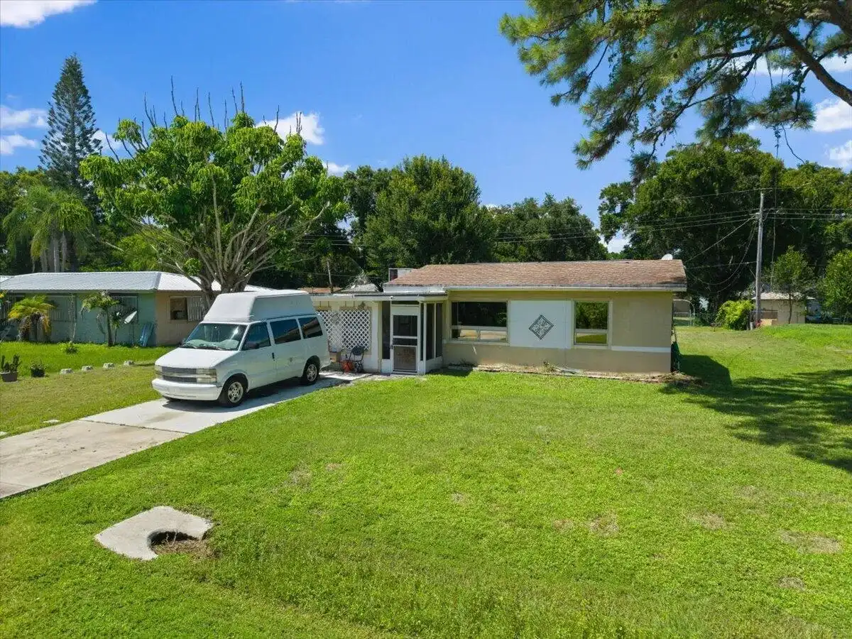 7902 HAMILTON Avenue, Fort Pierce FL 34951