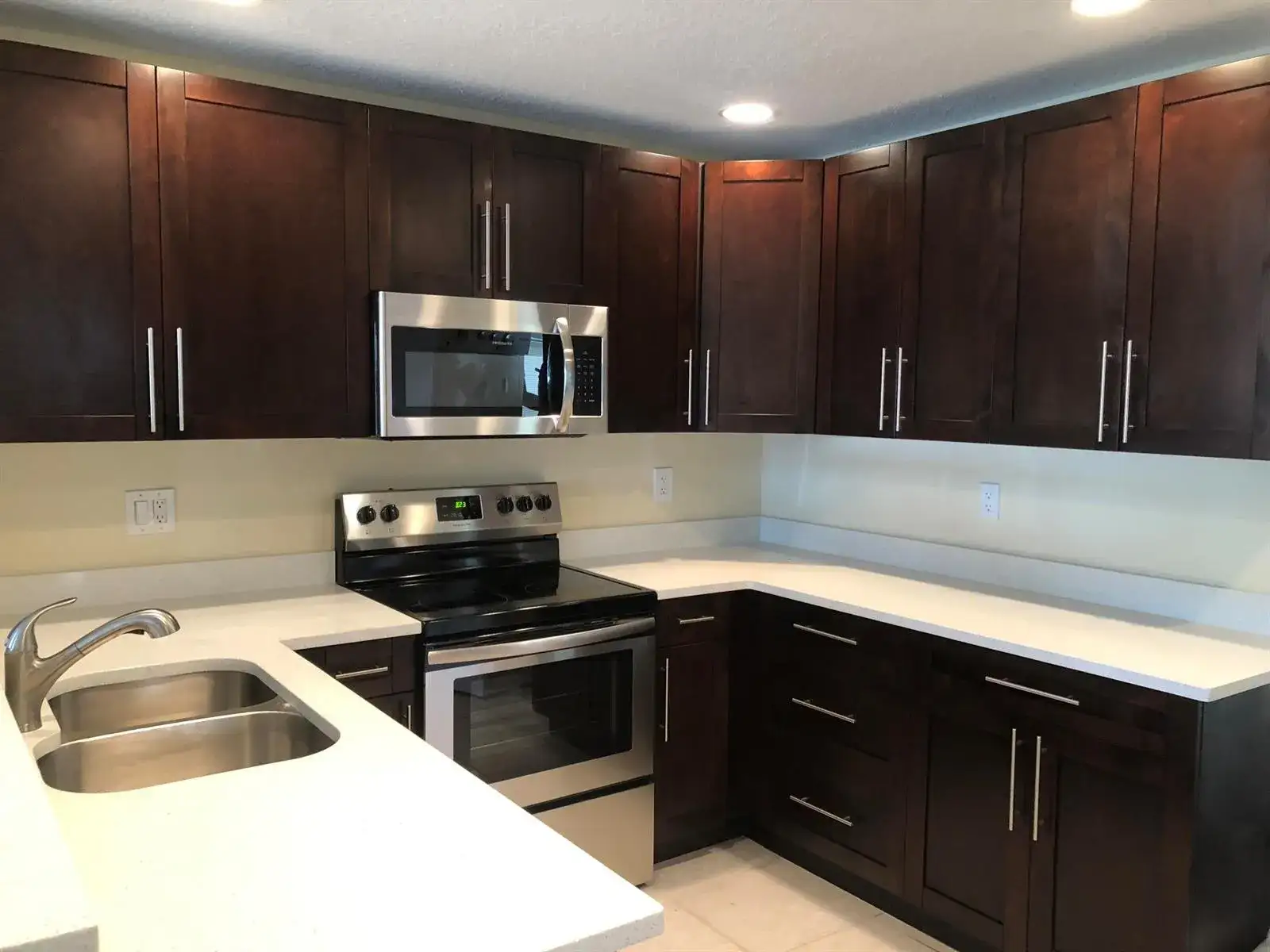 616 W BROWARD Street, Lantana FL 33462 photo 2