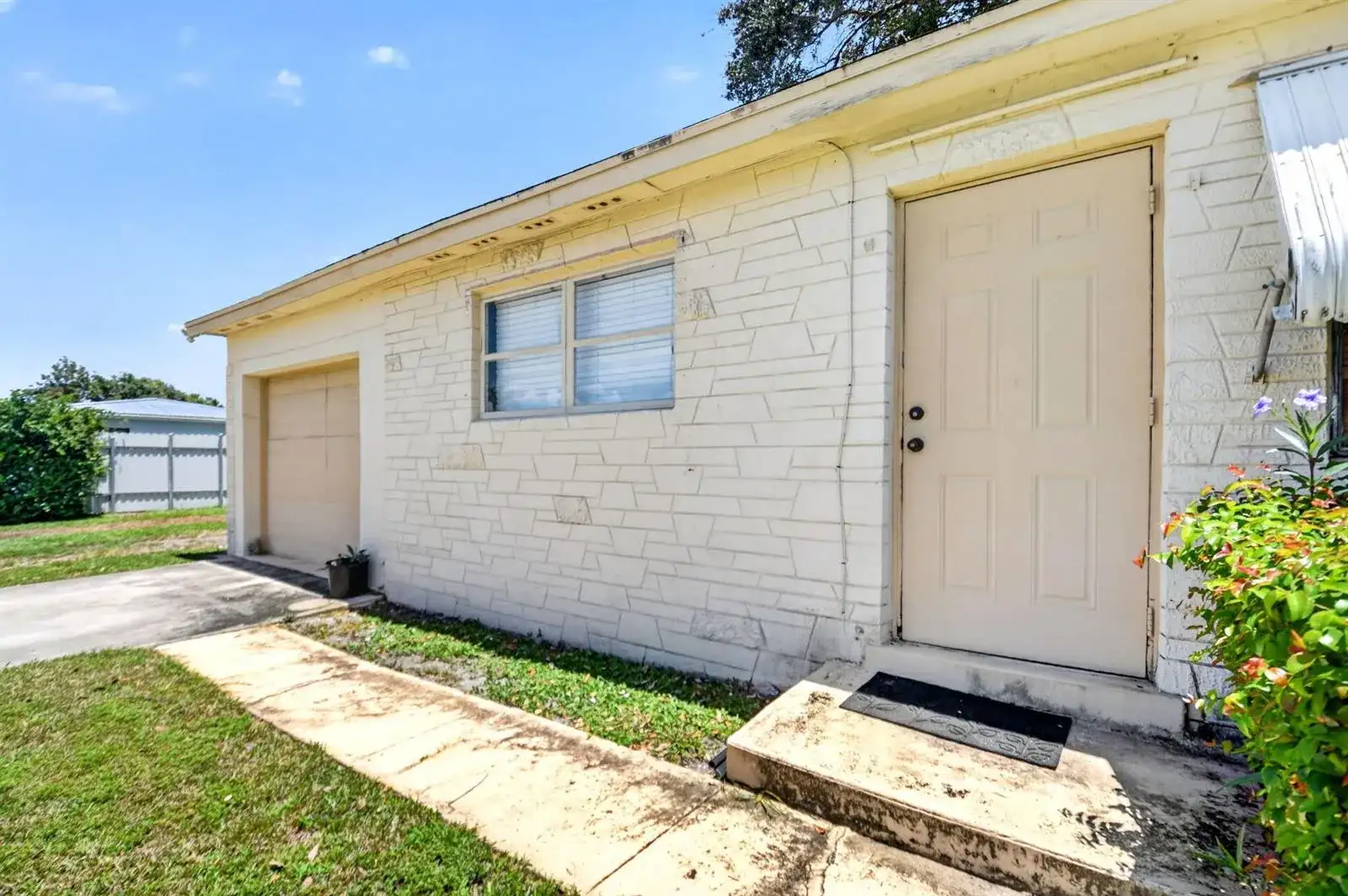 1572 Woodland Avenue, West Palm Beach FL 33415 photo 3