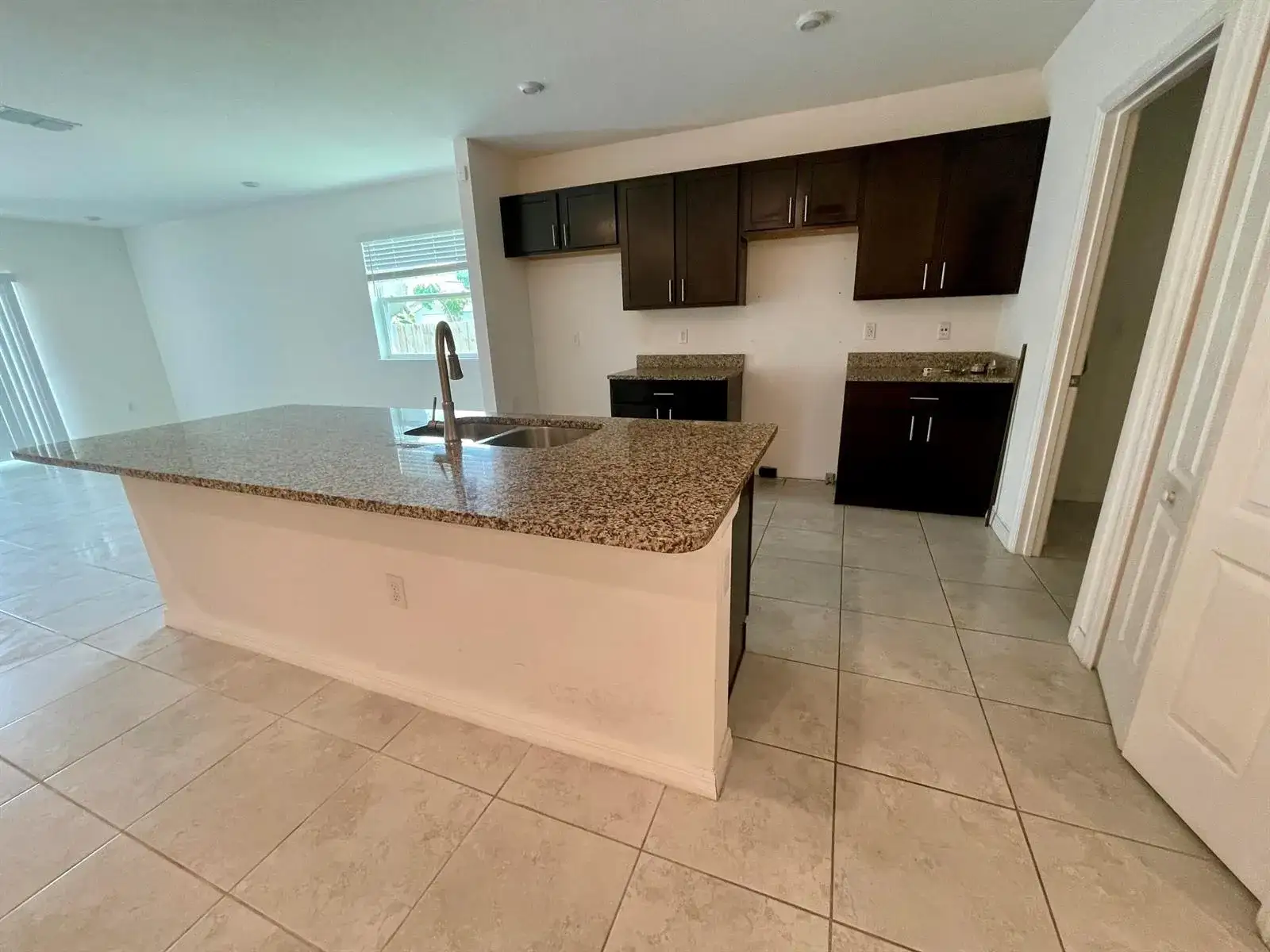 582 SW Sea Holly Terrace, Port St. Lucie FL 34984 photo 4