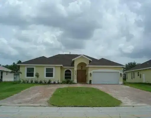 2449 SW Savage Boulevard, Port St. Lucie FL 34953