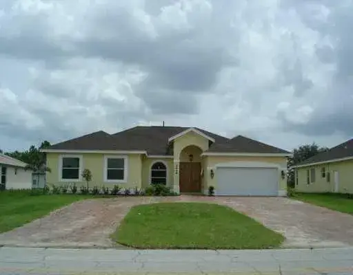 2449 SW Savage Boulevard, Port St. Lucie FL 34953