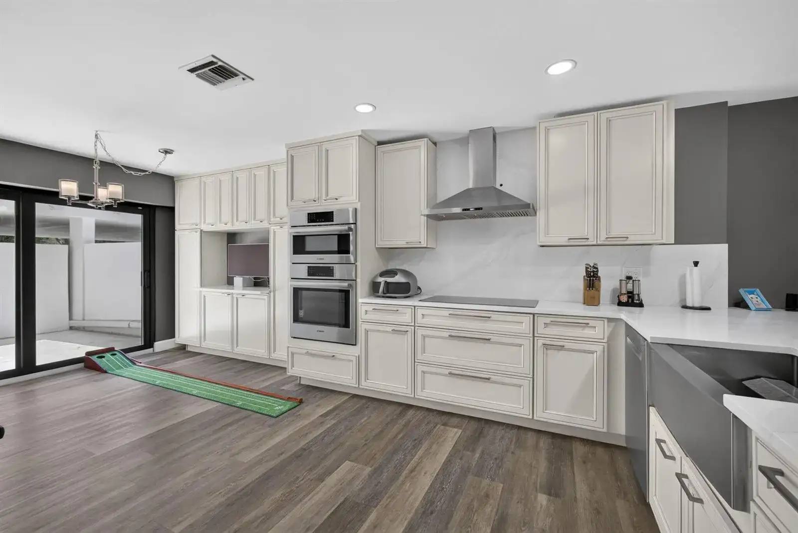 2435 PRESIDENTIAL Way # G, West Palm Beach FL 33401 photo 3