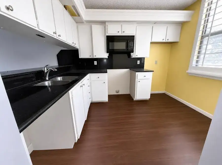 3540 WHITEHALL Drive # 105, West Palm Beach FL 33401 photo 2