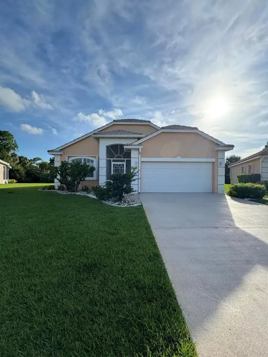 822 NW SORRENTO Lane, Port St. Lucie FL 34986 photo 3