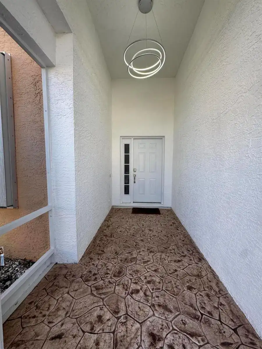 822 NW SORRENTO Lane, Port St. Lucie FL 34986 photo 4