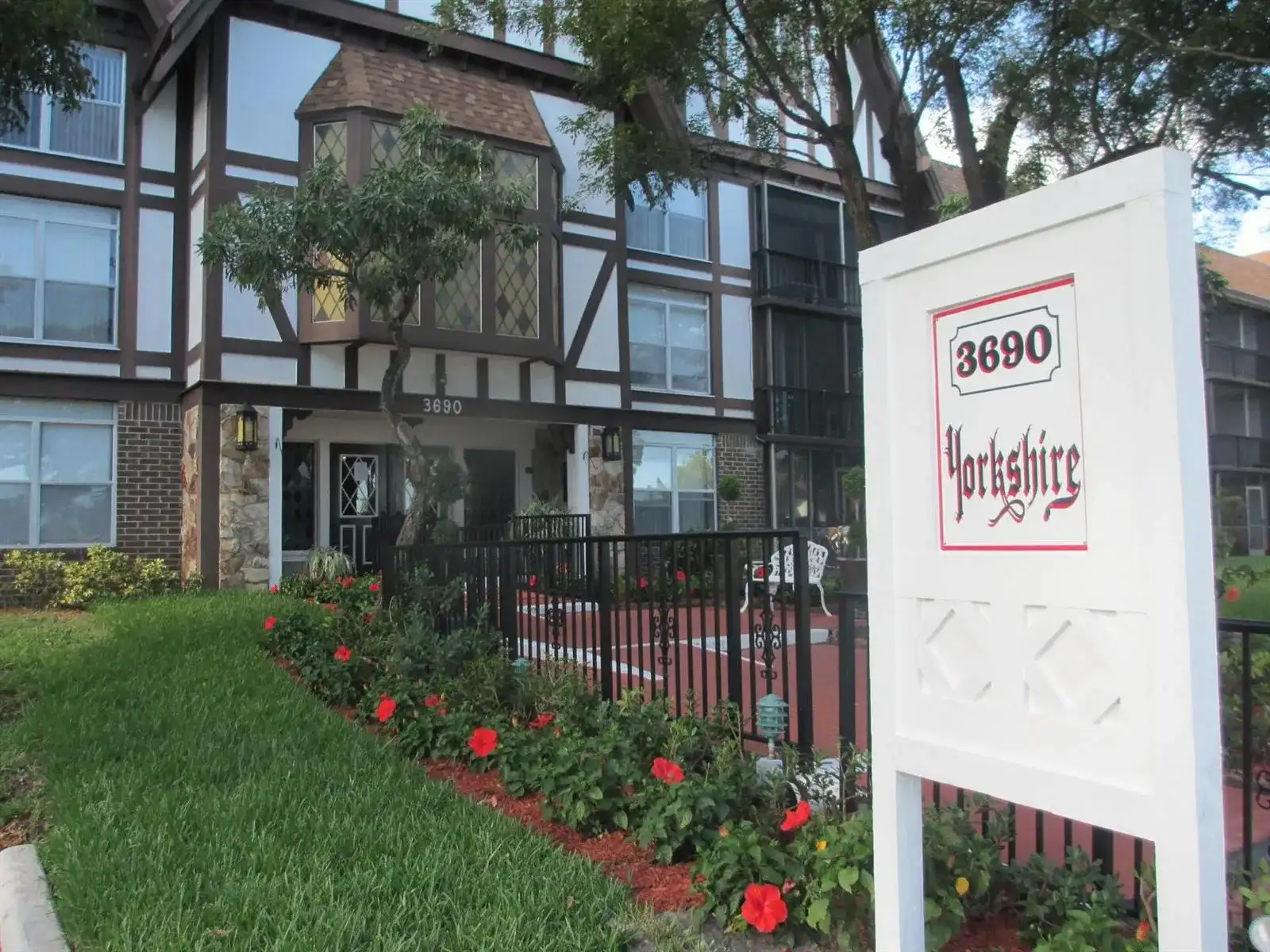 3690 Inverrary Drive # 2c, Lauderhill FL 33319
