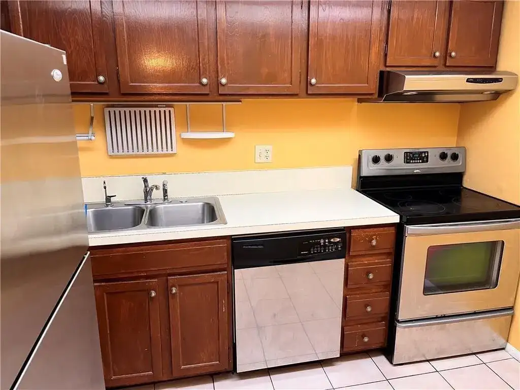 3690 Inverrary Drive # 2c, Lauderhill FL 33319 photo 5