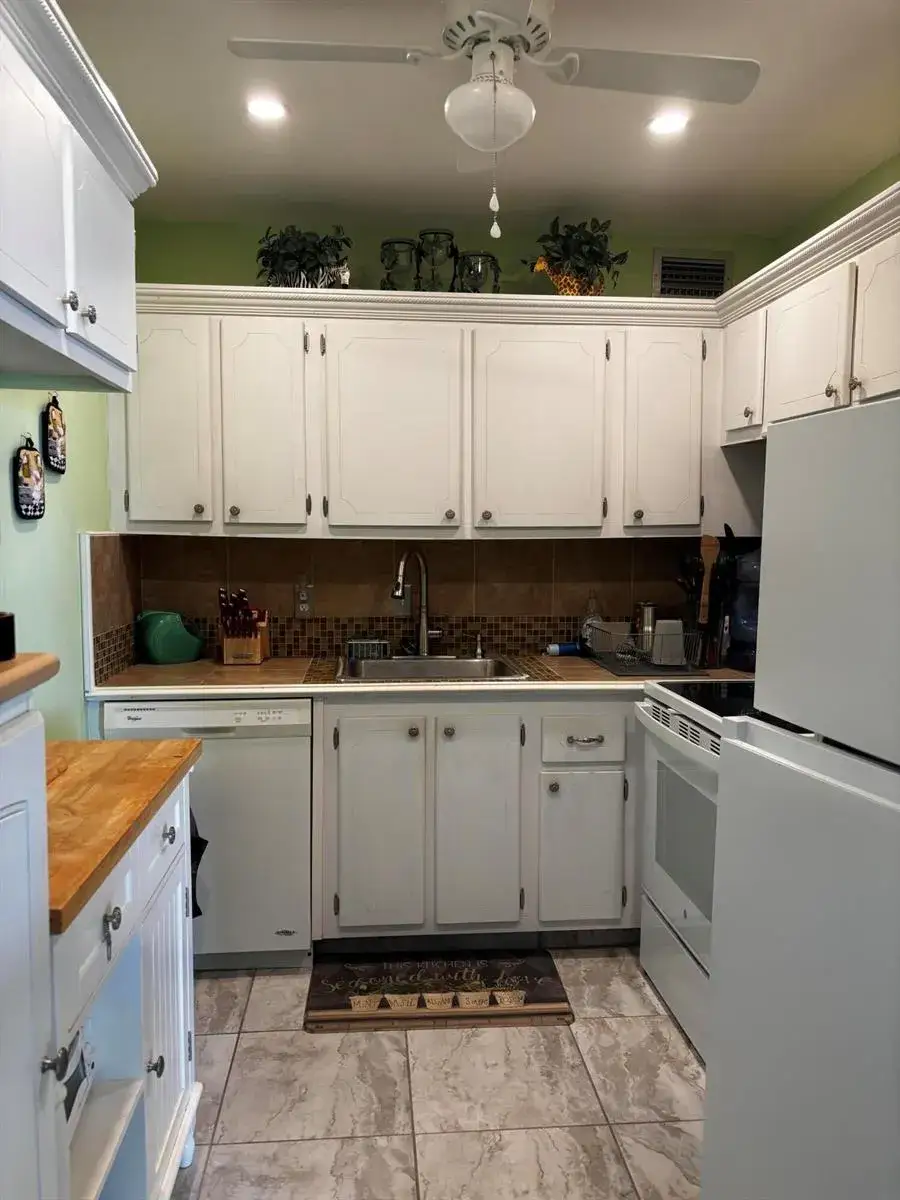 310 CHATHAM O # 310, West Palm Beach FL 33417