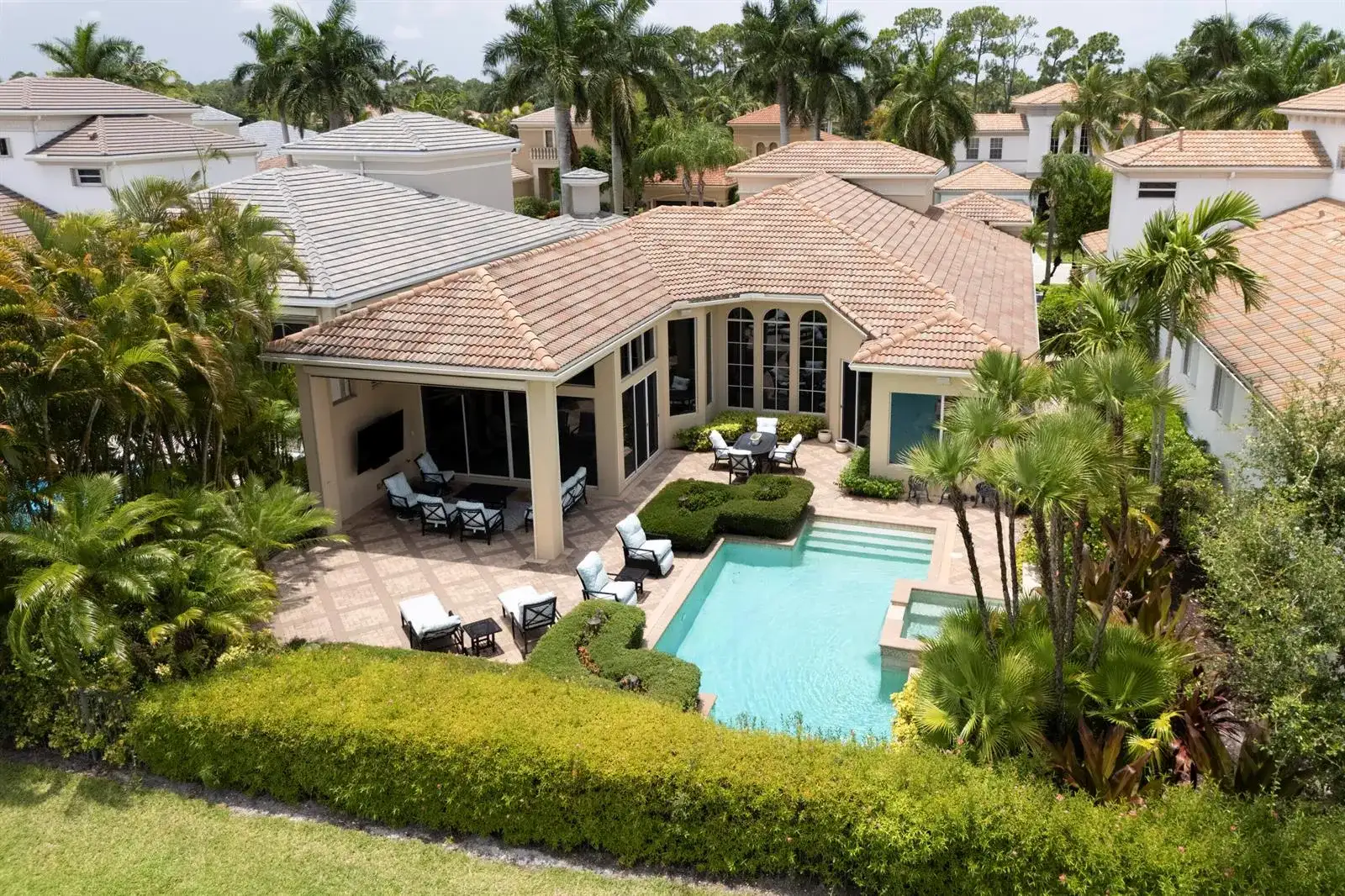 118 MONTE CARLO Drive, Palm Beach Gardens FL 33418 photo 3