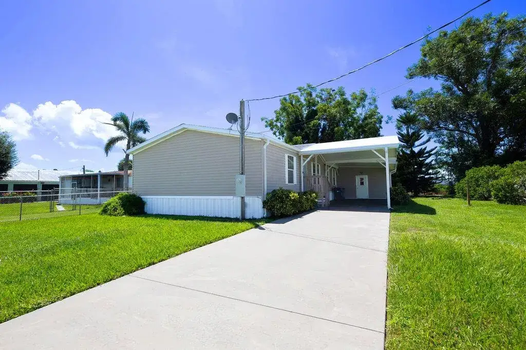 2208 SE 38TH Trail, Okeechobee FL 34974