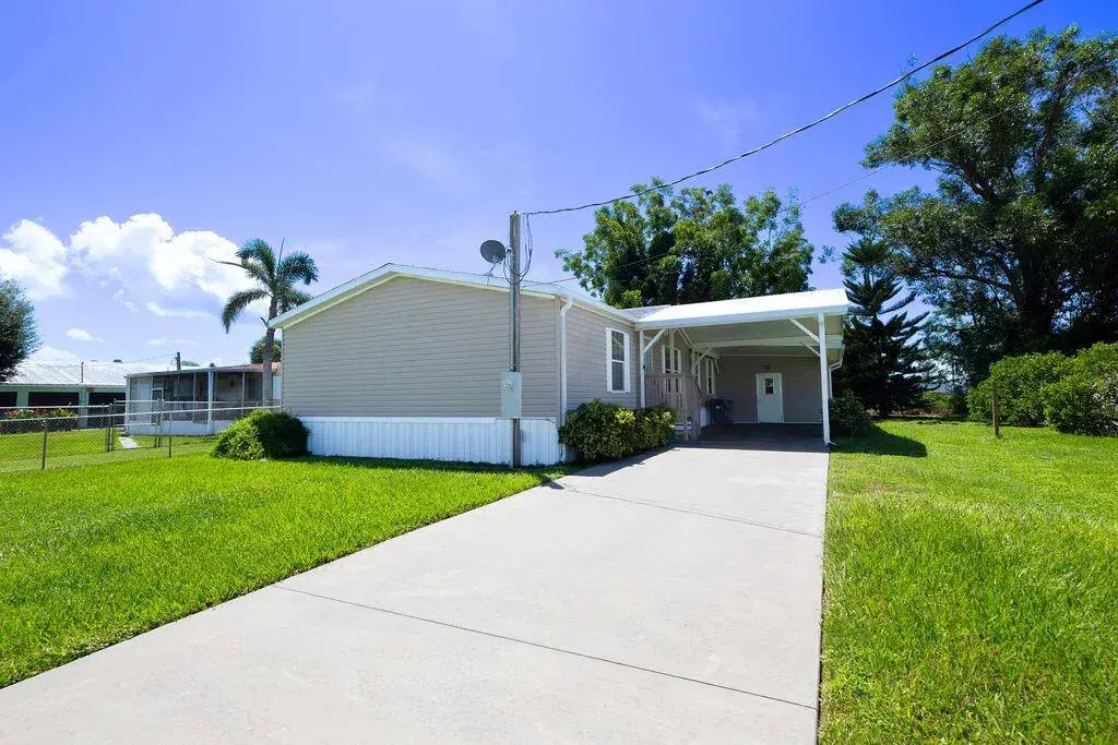 2208 SE 38TH Trail, Okeechobee FL 34974