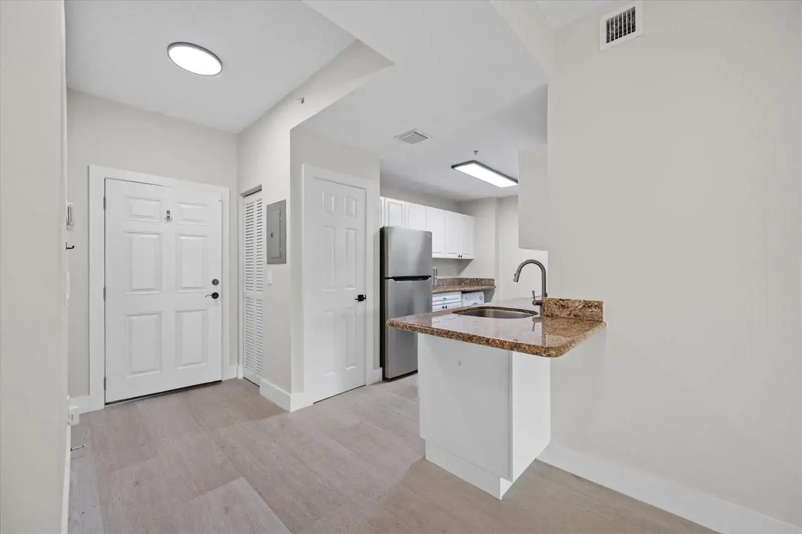 2020 Greenview Shores Boulevard # 102, Wellington FL 33414 photo 4