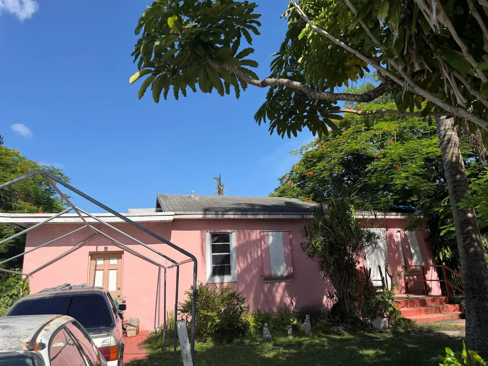 17301 NE 4TH Avenue, North Miami Beach FL 33162 photo 2