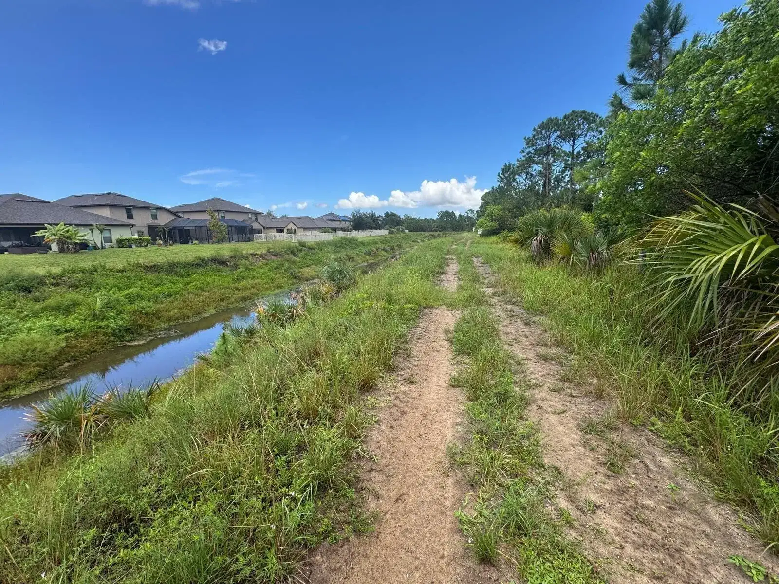 527 PAIGO Street SE, Palm Bay FL 32909 photo 4
