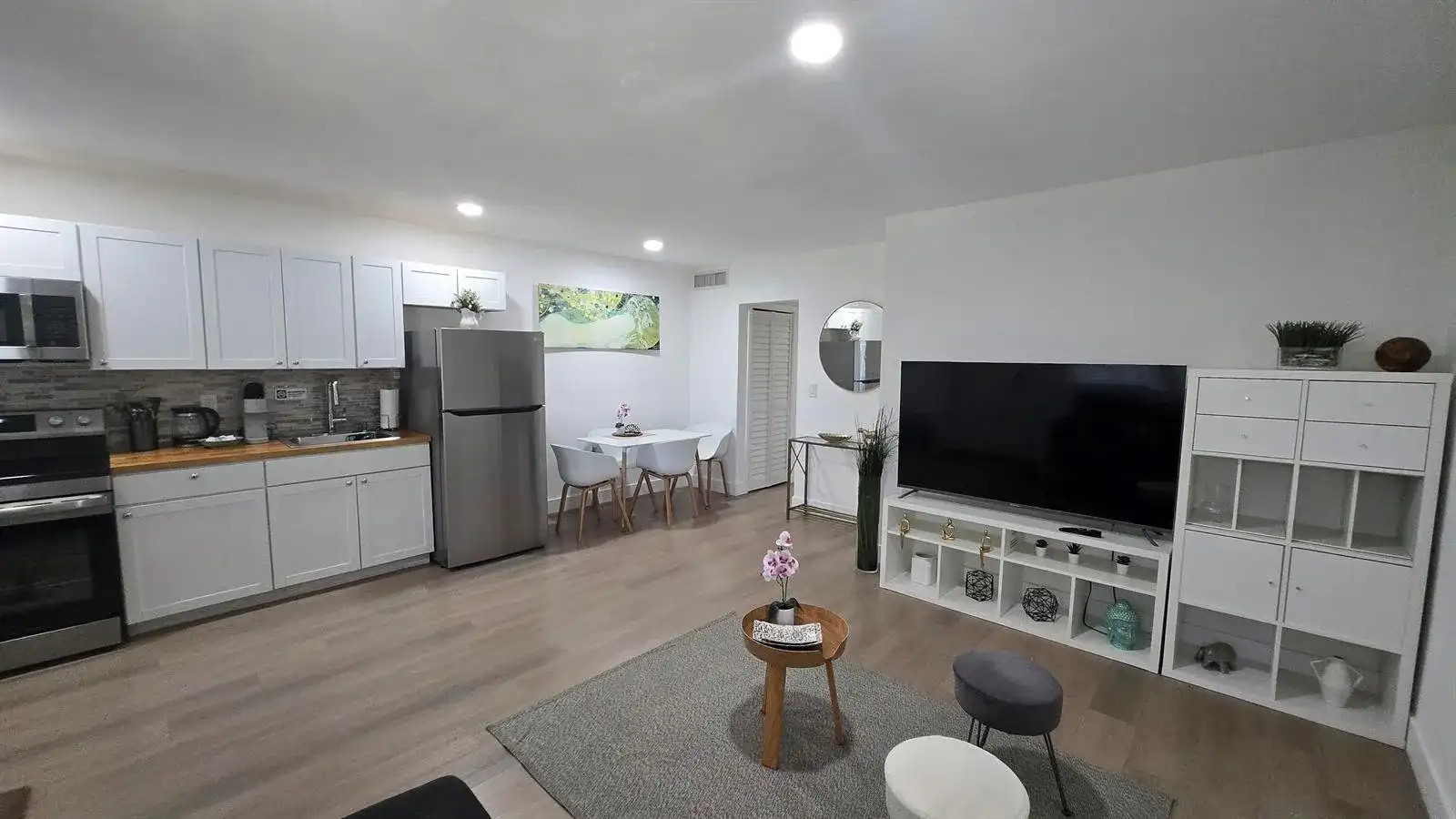 704 NE 8th Street # 10, Hallandale Beach FL 33009
