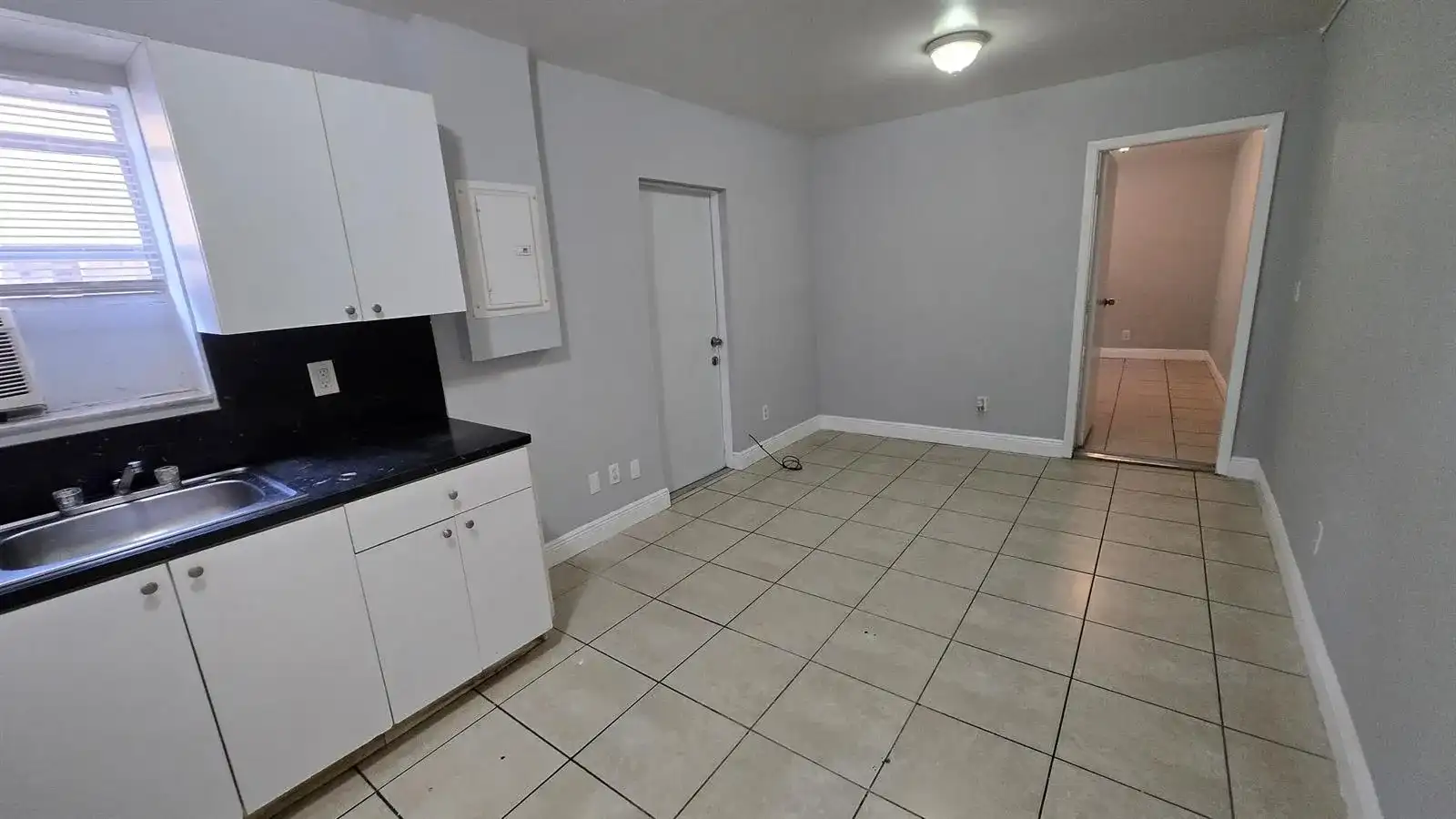 1012 NW 2ND # 6, Hallandale Beach FL 33009