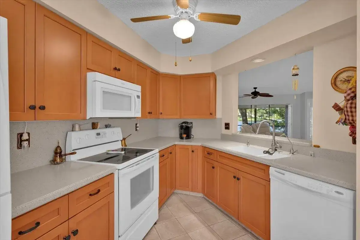 6050 SE Martinique Drive # 102, Stuart FL 34997 photo 4