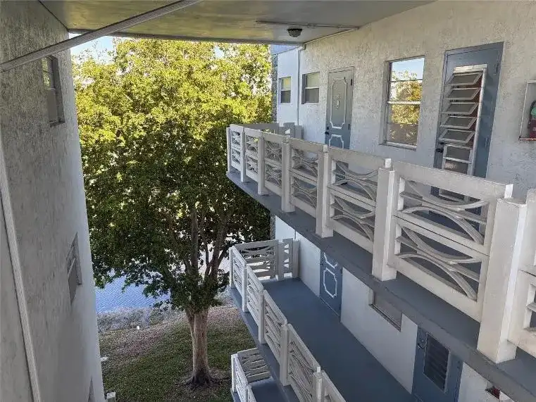 4050 NW 42ND Avenue # 415, Lauderdale Lakes FL 33319