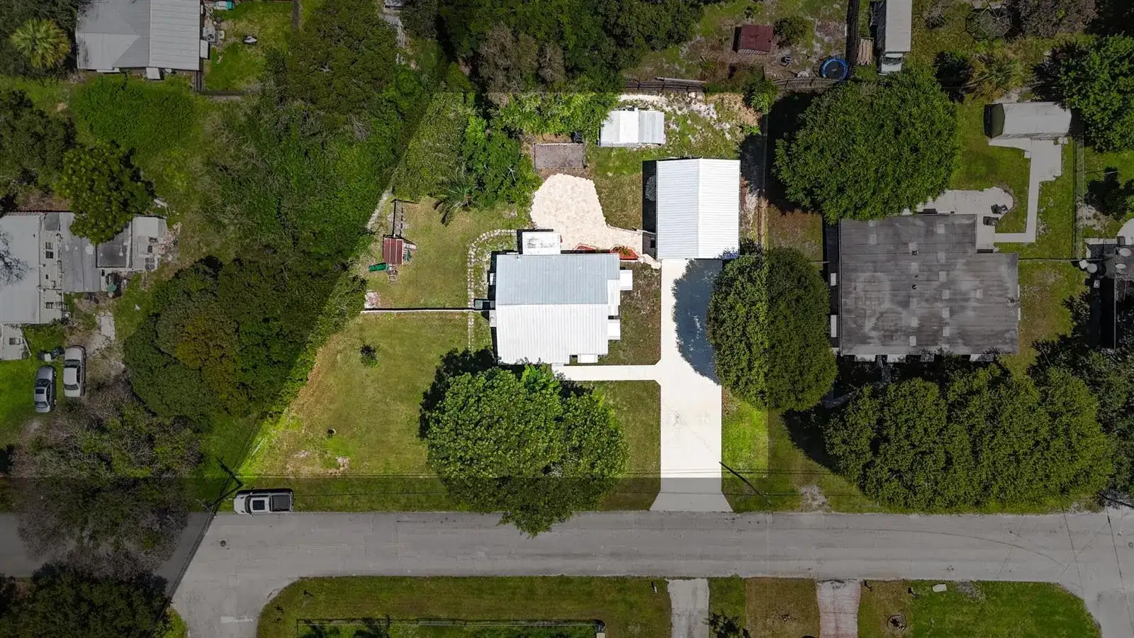 1126 Pine Avenue, Fort Pierce FL 34982 photo 3