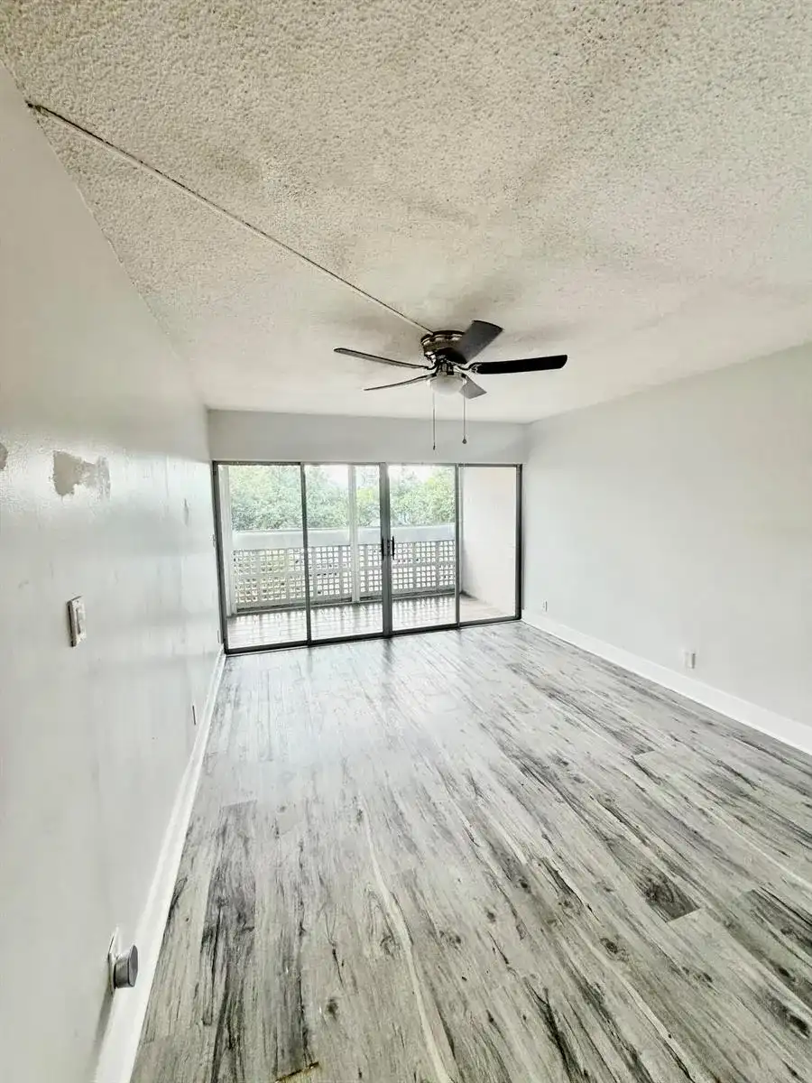 3301 SPANISH MOSS Terrace # 303, Lauderhill FL 33319