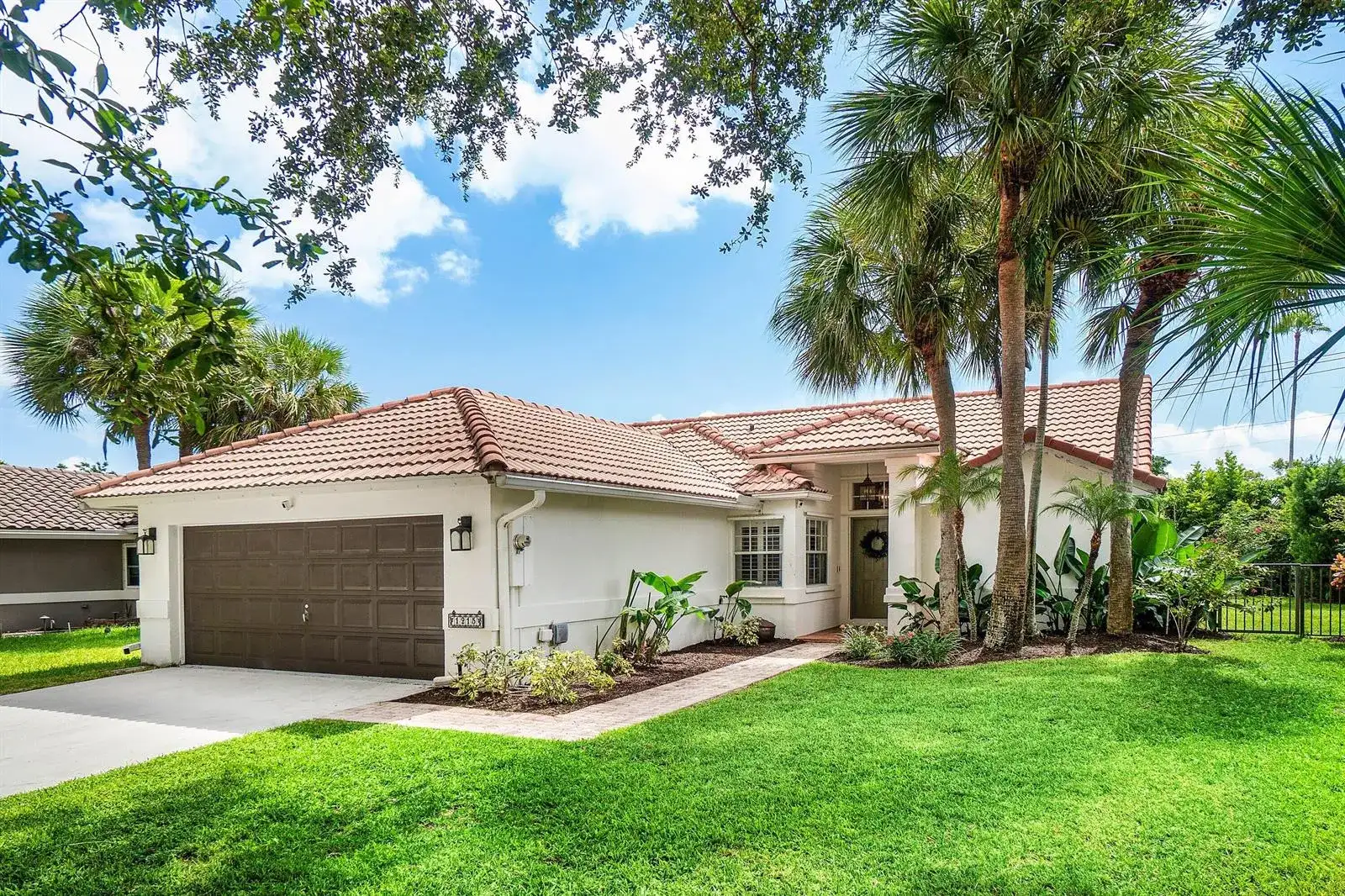 1215 E LANCEWOOD Place, Delray Beach FL 33445 photo 2