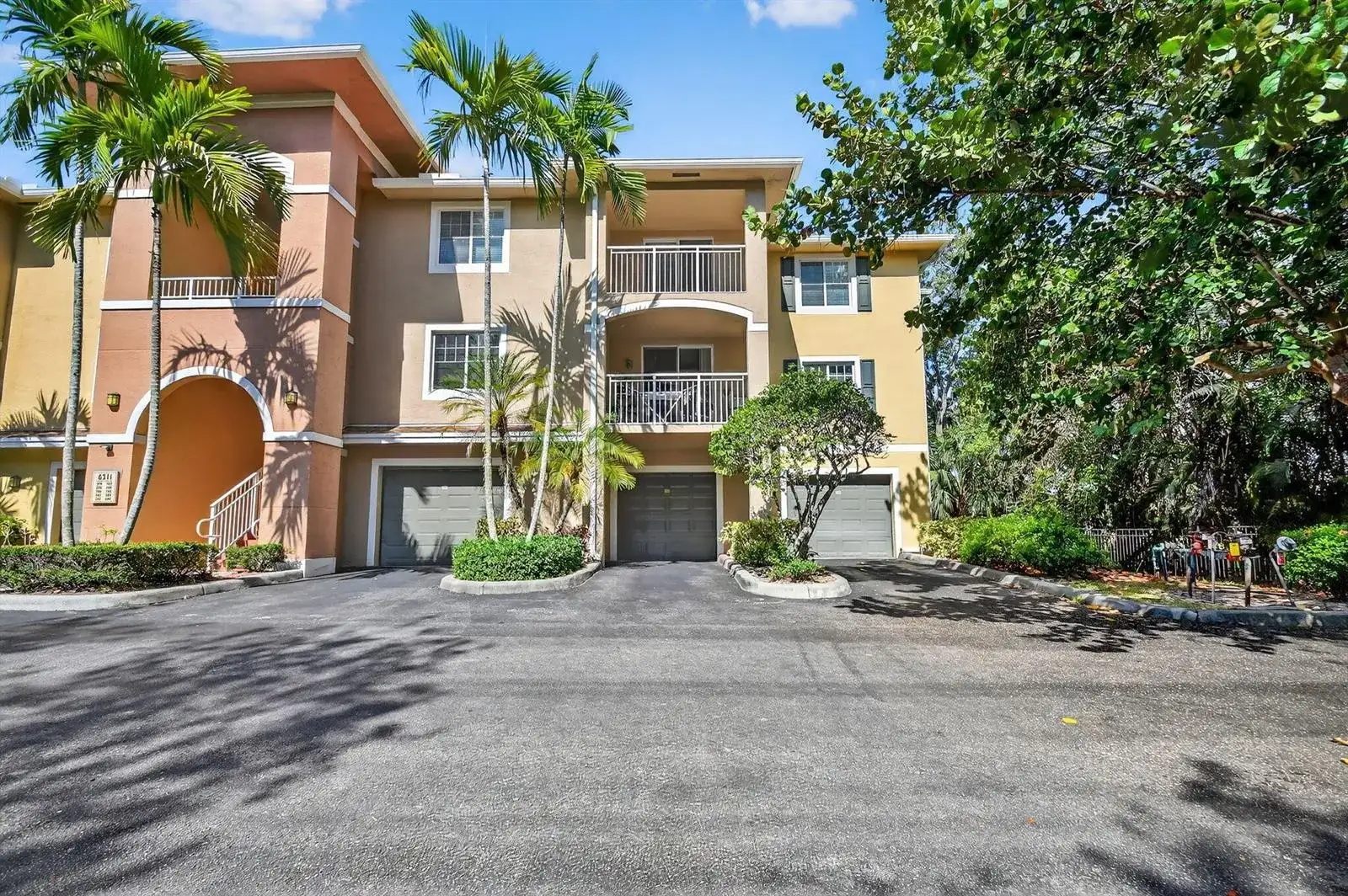 6511 EMERALD DUNES Drive # 304, West Palm Beach FL 33411 photo 3