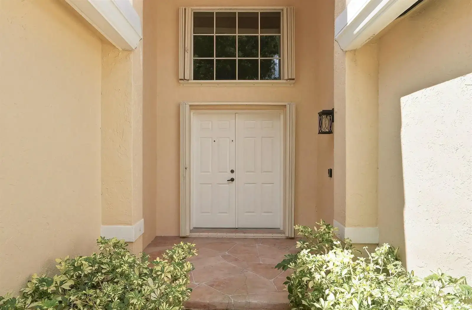143 Cameron Court, Weston FL 33326 photo 2
