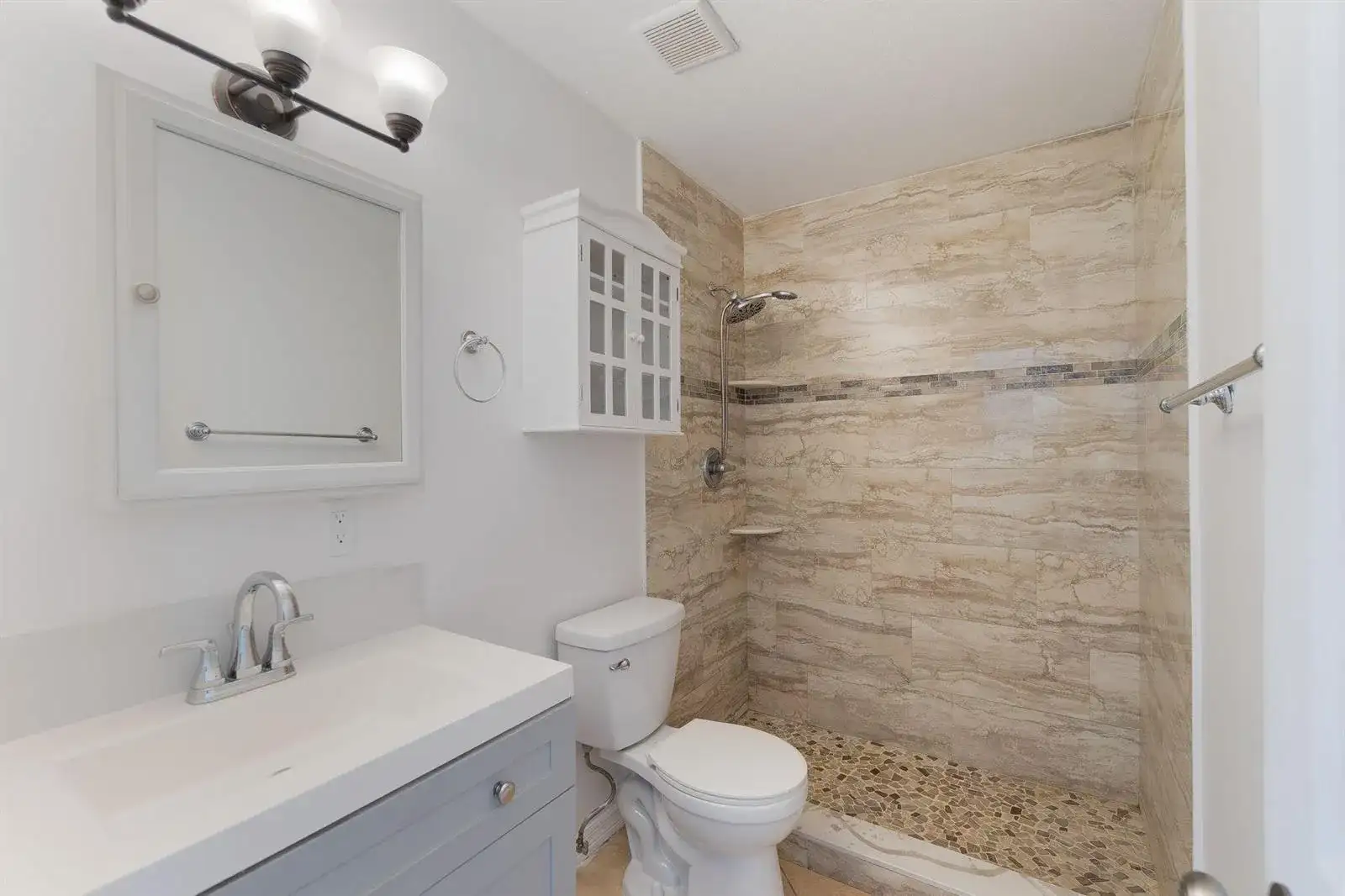 2831 N SEACREST Boulevard # B, Boynton Beach FL 33435 photo 5