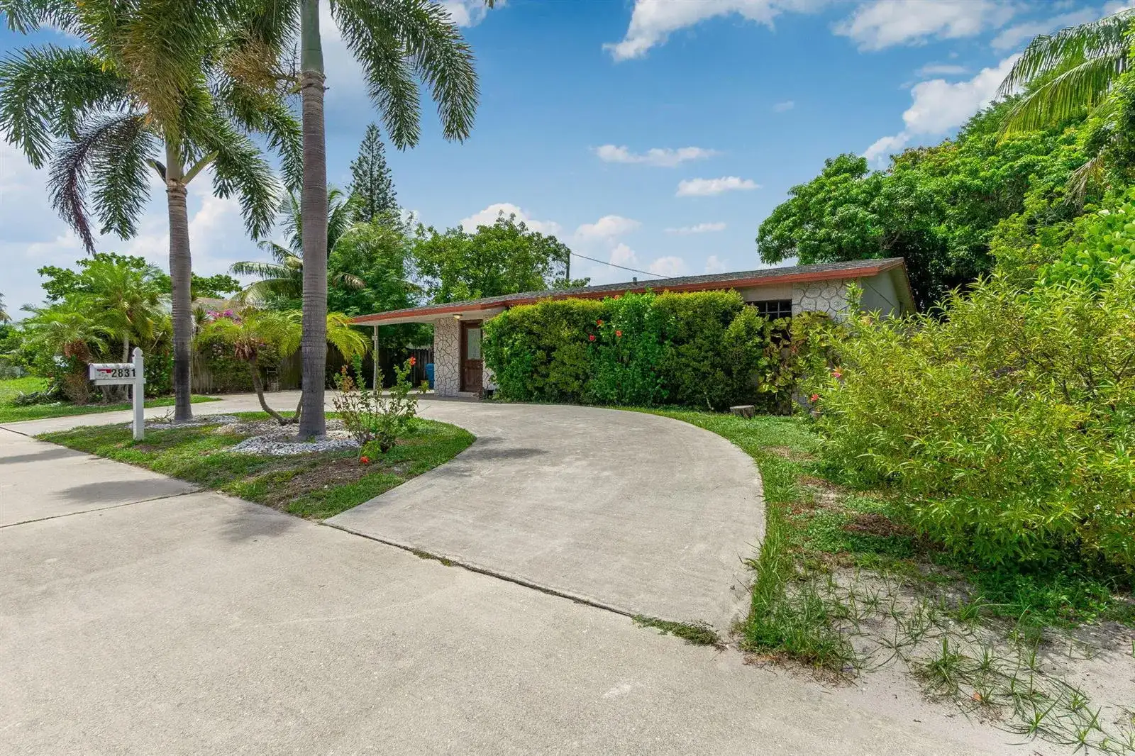 2831 N SEACREST Boulevard, Boynton Beach FL 33435 photo 5