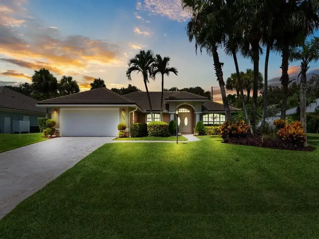 1365 ADMIRALS Walk, Vero Beach FL 32963