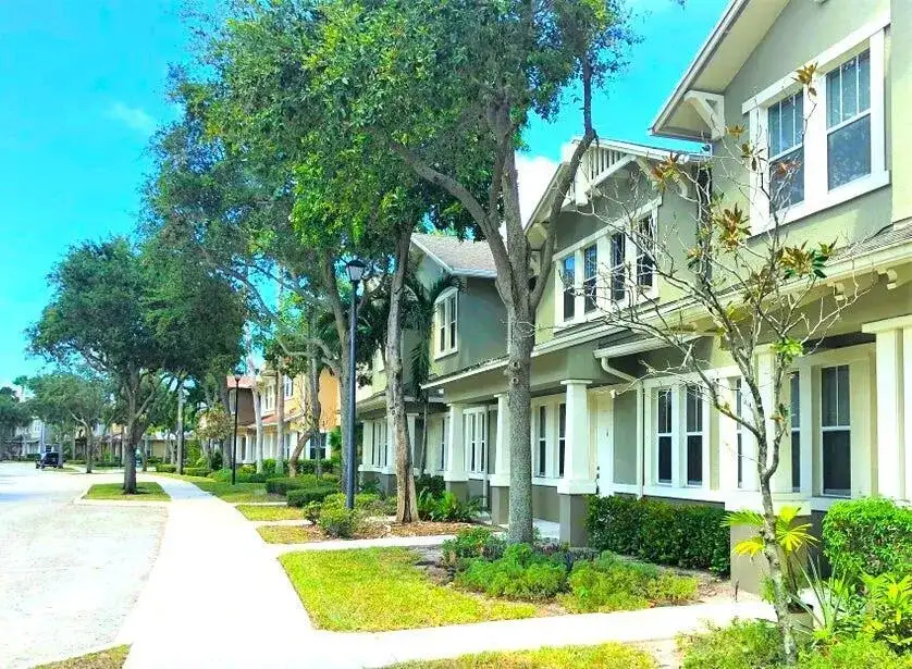 499 Corte Madera Lane # 4, West Palm Beach FL 33401 photo 2